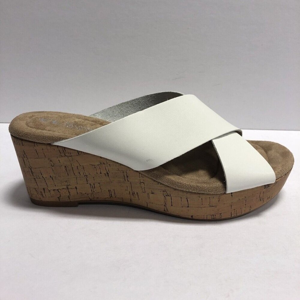 Chinese Laundry Women’s Dream Day, White Wedge Sandals, Size 9.5M